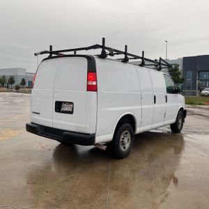 CHEVROLET EXPRESS 2500 - 8