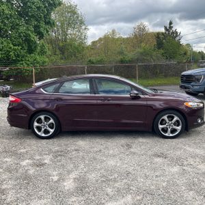 FORD FUSION SE - 10