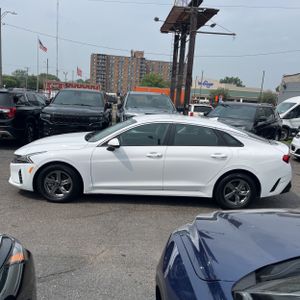 2023 KIA K5 LXS photo 3