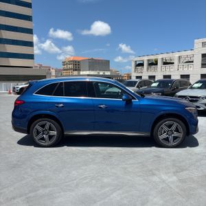 صورة 10 لـ 2023 Mercedes-BENZ GLC