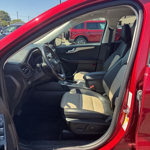 صورة مصغرة 32 لـ 2022 FORD ESCAPE TITANIUM