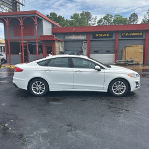 FORD FUSION SE - 10