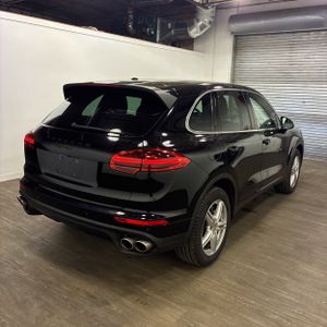 PORSCHE CAYENNE S - 8