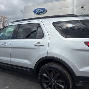 FORD EXPLORER XLT - 6