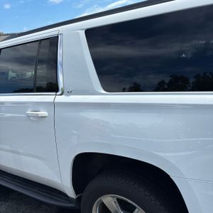 2020 Chevrolet SUBURBAN LT photo 5