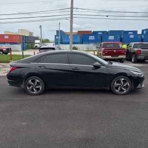 HYUNDAI ELANTRA LIMITED - 10