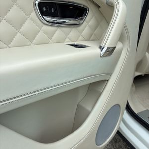 2017 Bentley BENTAYGA BASE — фото 57