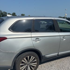 2019 Mitsubishi OUTLANDER SE — фото 9