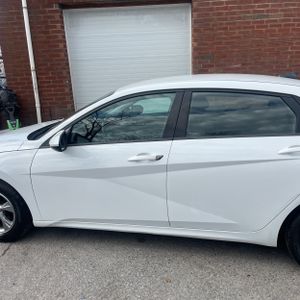 HYUNDAI ELANTRA SE - 4