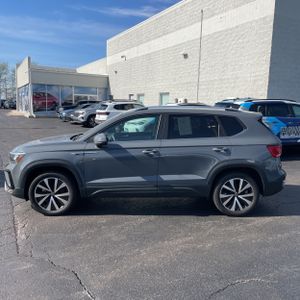 VOLKSWAGEN TAOS SE 4MOTION - 3