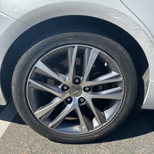 صورة مصغرة 18 لـ 2019 Lexus IS 300 BASE