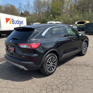 FORD ESCAPE PLUG-IN HYBRID SE - 8
