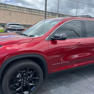 CHEVROLET TRAVERSE LT - 2