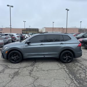 VOLKSWAGEN TIGUAN SE R-LINE BLACK - 3