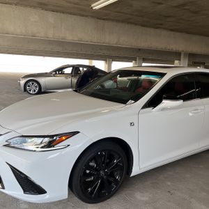 LEXUS ES 300H F SPORT HANDLING - 2