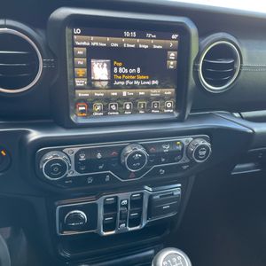 صورة 36 لـ 2021 JEEP WRANGLER UNLIMITED SAHARA