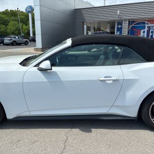 FORD MUSTANG ECOBOOST PREMIUM - 4