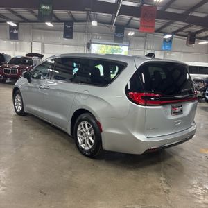 CHRYSLER PACIFICA TOURING L - 5