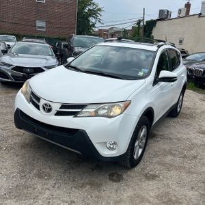 2013 Toyota RAV4 XLE — фото 1