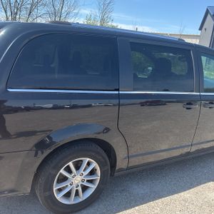 DODGE GRAND CARAVAN SXT - 9