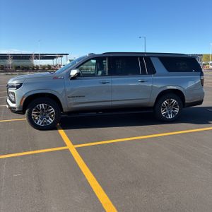 CHEVROLET SUBURBAN Z71 - 3