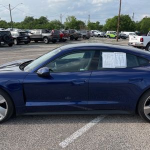 PORSCHE TAYCAN BASE - 4