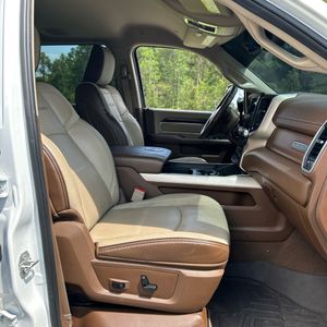 2022 RAM 3500 LARAMIE 照片 33