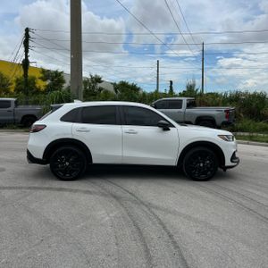 صورة 10 لـ 2024 Honda HR-V SPORT