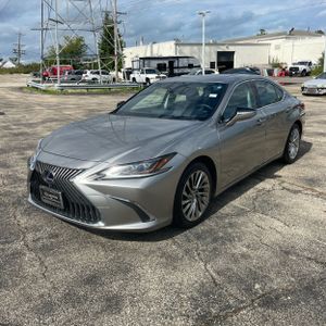 صورة 1 لـ 2019 Lexus ES 300H LUXURY