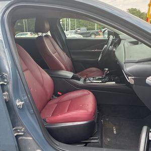 صورة مصغرة 32 لـ 2025 Mazda CX-30 2.5 S CARBON EDITION