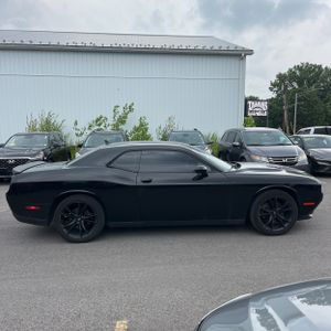2017 Dodge CHALLENGER SXT PLUS — фото 10