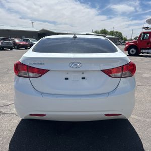 HYUNDAI ELANTRA GLS - 7