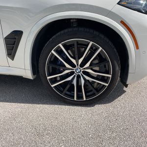 2025 BMW X5 M60I — миниатюра 20