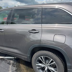 صورة 6 لـ 2017 Toyota HIGHLANDER LE