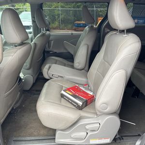 2015 Toyota SIENNA XLE 8-PASSENGER thumbnail 34