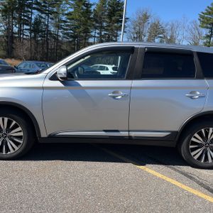 MITSUBISHI OUTLANDER SE - 3