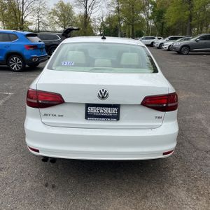 VOLKSWAGEN JETTA 1.4T SE - 7