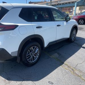 NISSAN ROGUE S INTELLIGENT AWD - 9