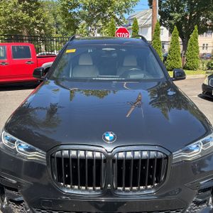 صورة 15 لـ 2021 BMW X7 M50I