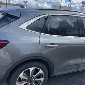 FORD ESCAPE PLATINUM - 9