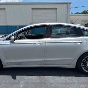 FORD FUSION SE - 4