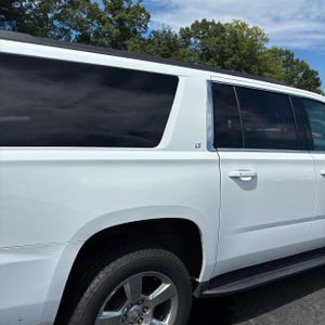 2020 Chevrolet SUBURBAN LT photo 8