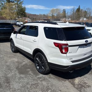 FORD EXPLORER XLT - 5