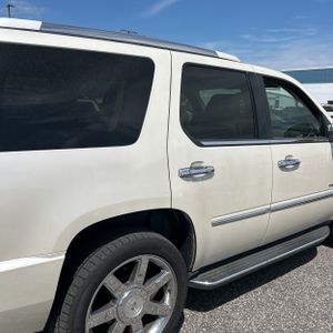 CADILLAC ESCALADE LUXURY - 9