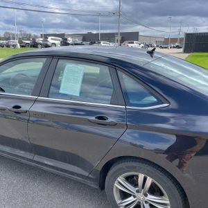 VOLKSWAGEN JETTA R-LINE - 6