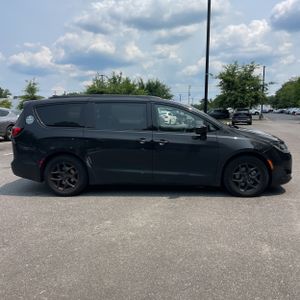 صورة 10 لـ 2018 Chrysler PACIFICA TOURING L