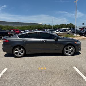 FORD FUSION SE - 10