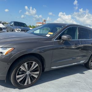 2022 Volvo XC60 B6 INSCRIPTION photo 2