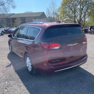 CHRYSLER PACIFICA TOURING L - 5