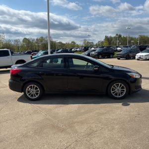FORD FOCUS SE - 10